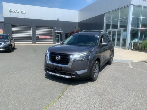 New 2025 Nissan Pathfinder SL image 3