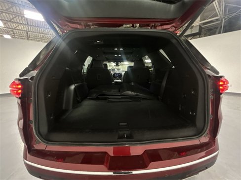 Used 2023 Chevrolet Traverse High Country image 19
