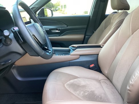 Used 2024 Toyota Grand Highlander AWD Hybrid image 4