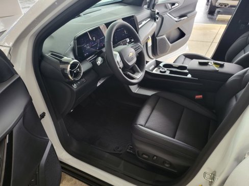 New 2026 Chevrolet Equinox LT w/ Convenience Package II image 6