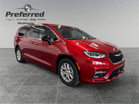 New 2026 Chrysler Pacifica Select image 3
