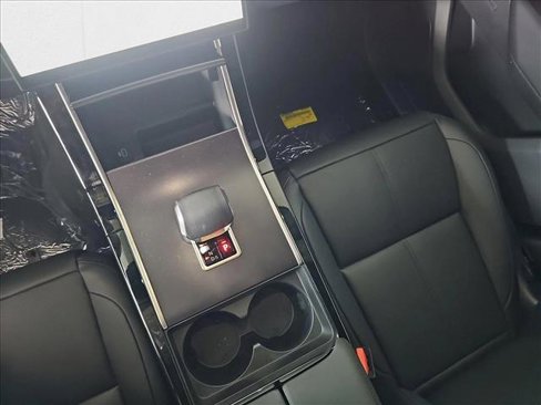 New 2026 Land Rover Range Rover Velar Dynamic SE image 23