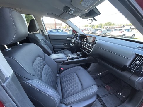Used 2022 Nissan Pathfinder SV image 11