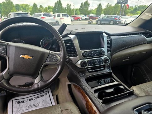 Used 2019 Chevrolet Suburban Premier image 9