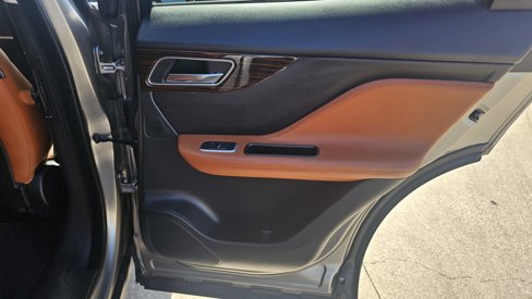 Used 2018 Jaguar F-PACE Portfolio image 32
