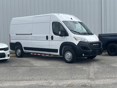 Used 2025 RAM ProMaster 2500 w/ Convenience Group image 4