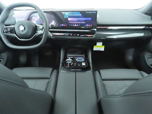 Used 2025 BMW 530i image 14