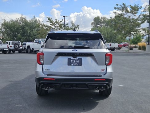 Used 2023 Ford Explorer ST image 7