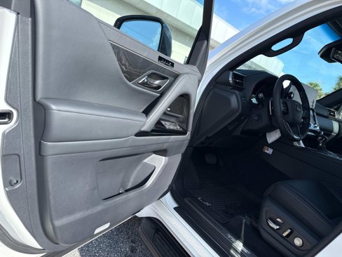 New 2025 Lexus LX 600 4WD w/ Luxury Package image 17