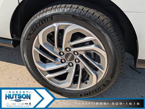New 2025 Lincoln Navigator L Reserve image 9