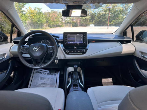 Used 2020 Toyota Corolla LE image 19