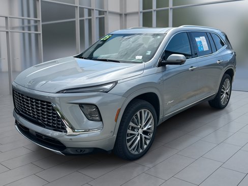 Certified 2025 Buick Enclave Avenir w/ Super Cruise Package image 2