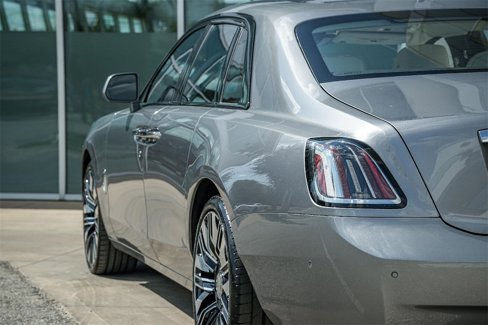 New 2025 Rolls-Royce Ghost image 12