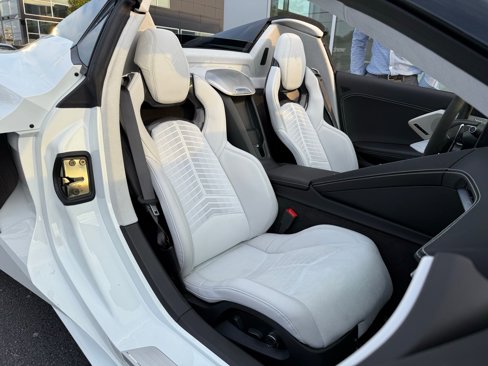 Used 2024 Chevrolet Corvette Stingray Premium Conv w/ Z51 Performance Package image 16