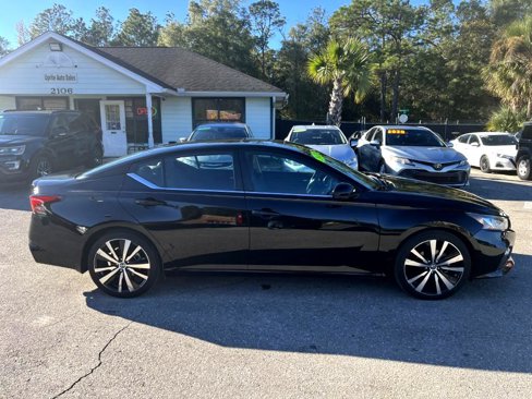Used 2021 Nissan Altima 2.5 SR w/ SR Premium Package image 4