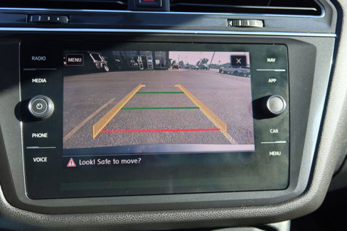 Used 2018 Volkswagen Tiguan SE image 14