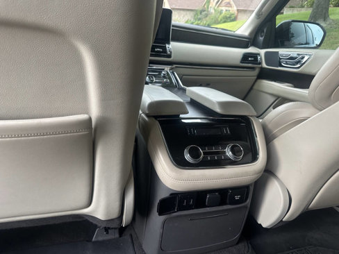 Used 2020 Lincoln Navigator Reserve image 17
