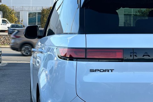 New 2025 Land Rover Range Rover Sport Dynamic SE image 24