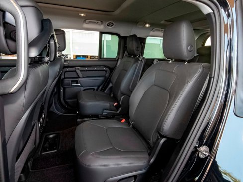New 2025 Land Rover Defender 130 X-Dynamic SE image 46