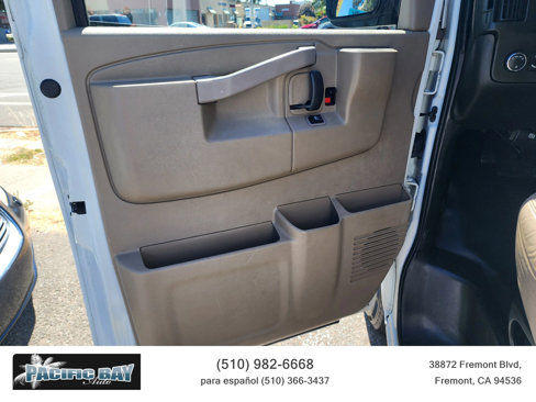 Used 2017 Chevrolet Express 2500 Extended image 14