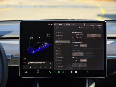 Used 2020 Tesla Model 3 Standard Range Plus image 35
