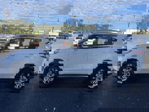 Used 2018 Kia Sportage LX w/ LX Technology Package image 5