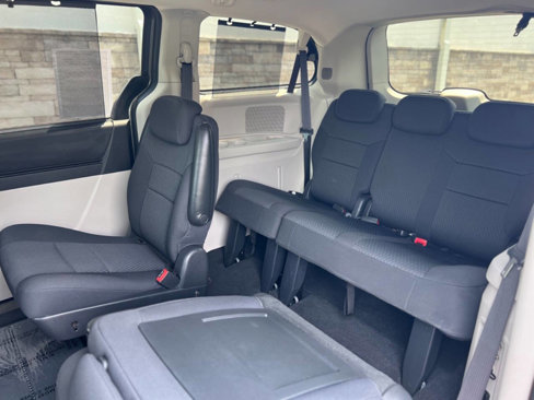Used 2010 Dodge Grand Caravan Crew w/ Entertainment Group 2 image 17