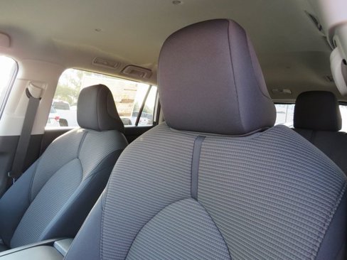 New 2025 Toyota Highlander LE image 16