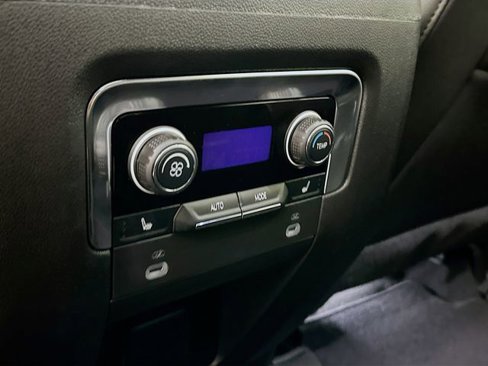 Certified 2024 Chevrolet Suburban Premier w/ Premium Package 2 image 27