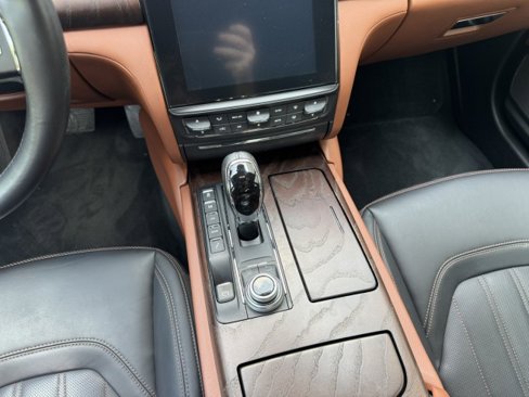 Used 2018 Maserati Quattroporte S GranLusso image 26