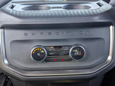 Certified 2025 Ford Expedition Platinum w/ Stealth Appearance Package image 23