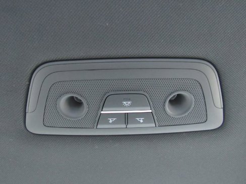 Used 2025 Genesis G70 2.5T image 31