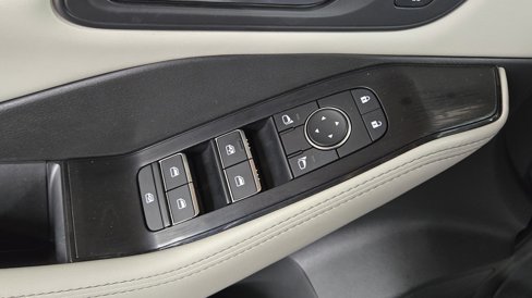 Used 2023 Nissan Rogue SL w/ SL Premium Package image 23