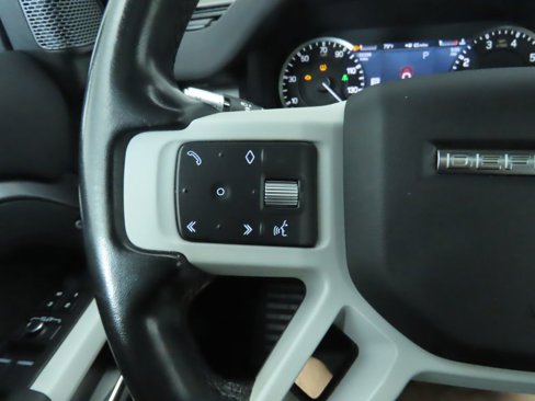 Used 2022 Land Rover Defender 110 SE image 11