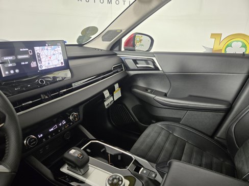 New 2025 Mitsubishi Outlander SE image 25