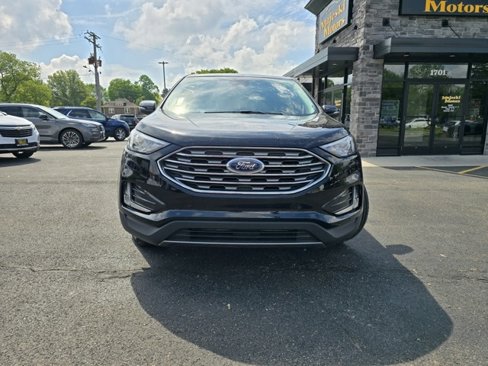 Used 2024 Ford Edge Titanium image 2