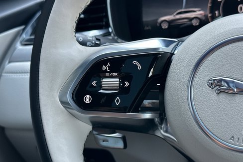 Used 2025 Jaguar F-PACE R-Dynamic S image 28