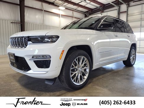 New 2025 Jeep Grand Cherokee Summit image 2
