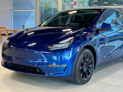 Used 2023 Tesla Model Y Long Range image 3