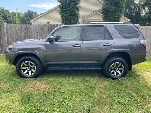 Used 2018 Toyota 4Runner TRD Off-Road Premium image 2
