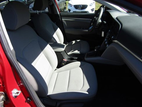 Used 2020 Hyundai Elantra SE image 29