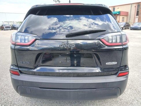 Used 2021 Jeep Cherokee Latitude w/ Mopar Interior Package image 6