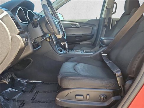 Used 2011 Chevrolet Traverse LT image 16