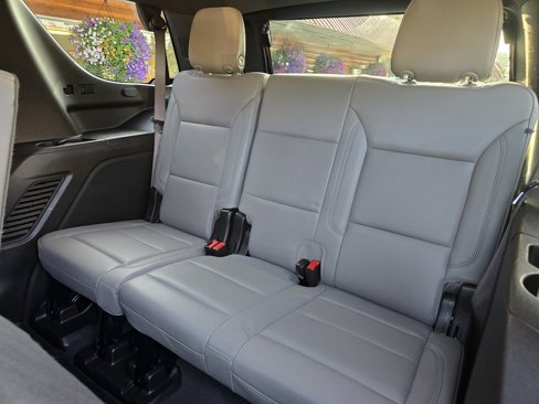 Used 2022 Chevrolet Tahoe Z71 image 12