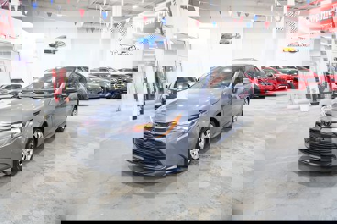 Used 2025 Toyota Corolla LE w/ Convenience Package image 4