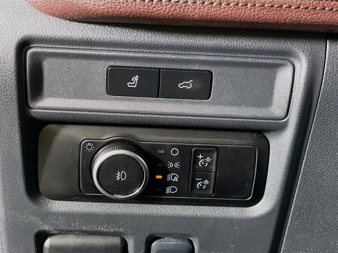 Used 2024 Ford Expedition Limited image 17