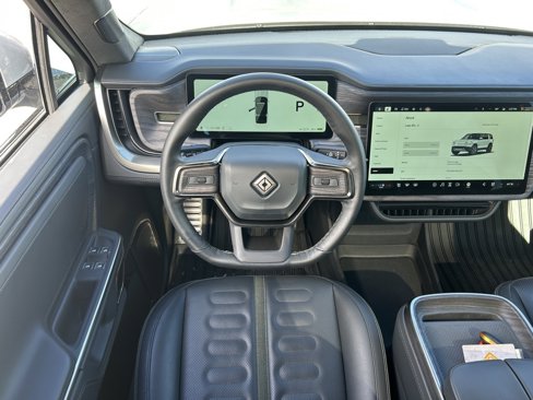 Used 2024 Rivian R1S Adventure image 25