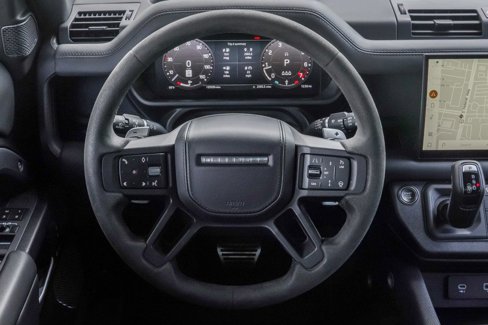 Used 2023 Land Rover Defender 110 image 14