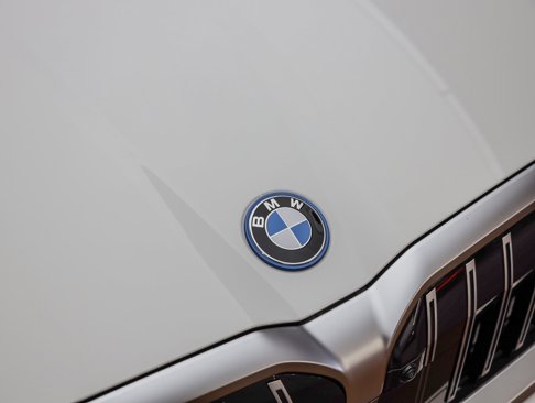 New 2026 BMW i5 eDrive40 w/ Premium Package image 5