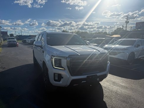 Used 2024 GMC Yukon XL AT4 w/ Technology Package image 1
